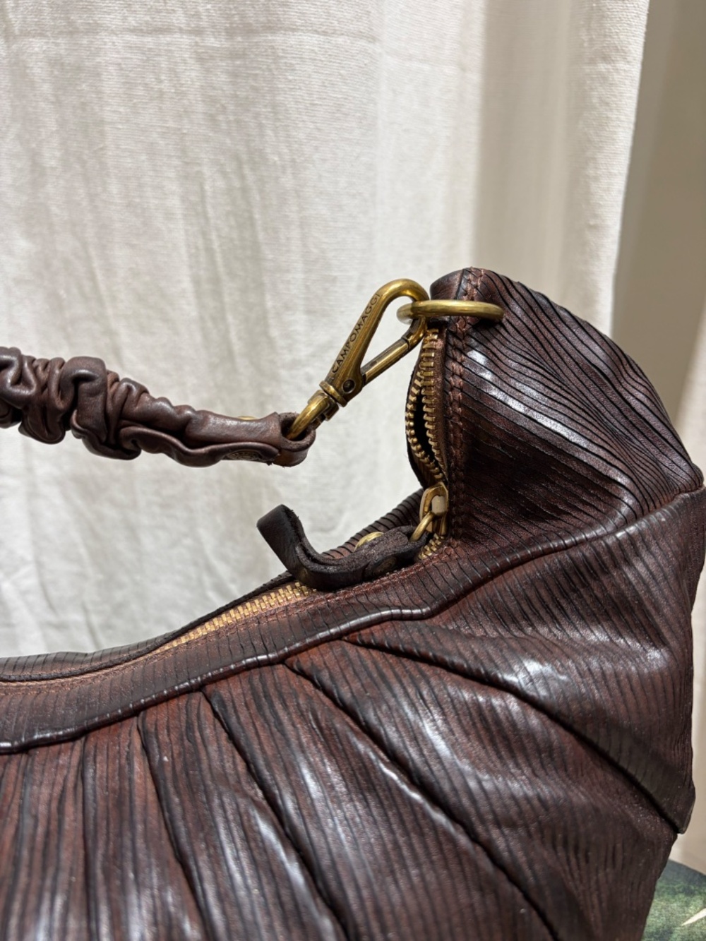 Campomaggi Shoulder Bag in Moro - Picture 4 of 9